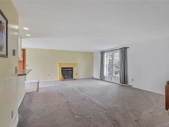 4th image of 3194 Howlett Hill Rd