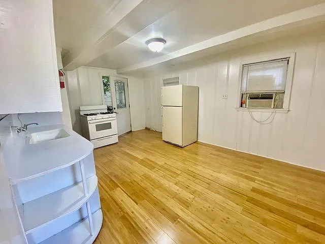 1 bed, 1.0 bath, 600 sqft, $900 — Photo 3