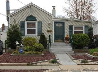 143 E Santa Barbara Rd, Lindenhurst, NY 11757