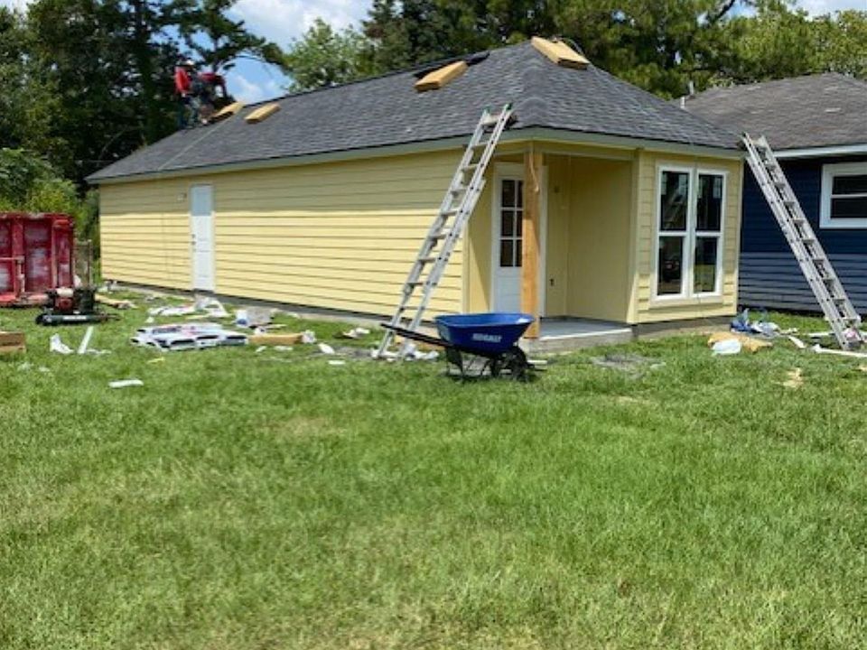 1st image of 8205 Elm Grove Garden Dr