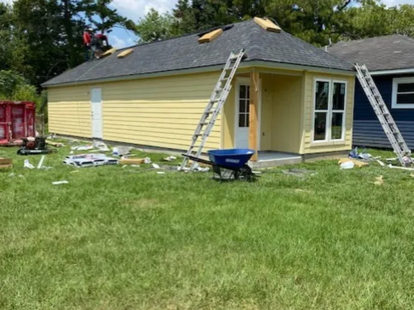 8205 Elm Grove Garden Dr, Baton Rouge, LA 70807