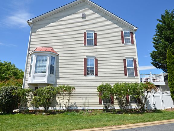3rd image of 8836 Lew Wallace Rd
