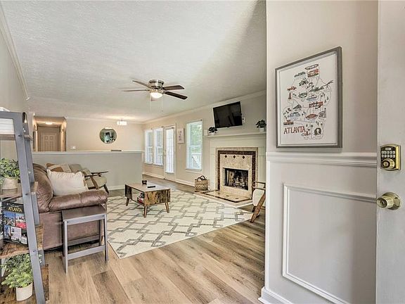 2nd image of 2671 Collier Dr NW