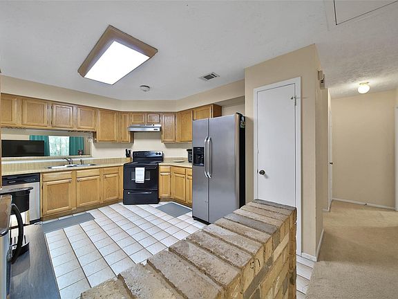 5th image of 2820 Sugar Wood Dr