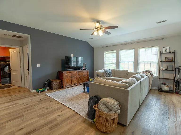 5104 Opal Dr — Photo 12