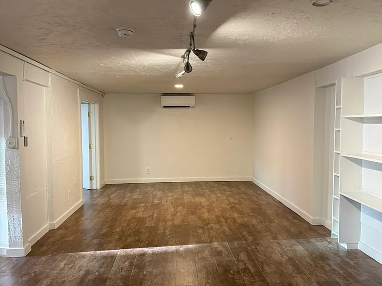 68 NE Stanton St #1K — Photo 5