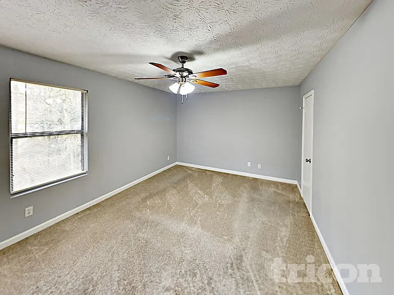 3341 Goldenchain Dr — Photo 28