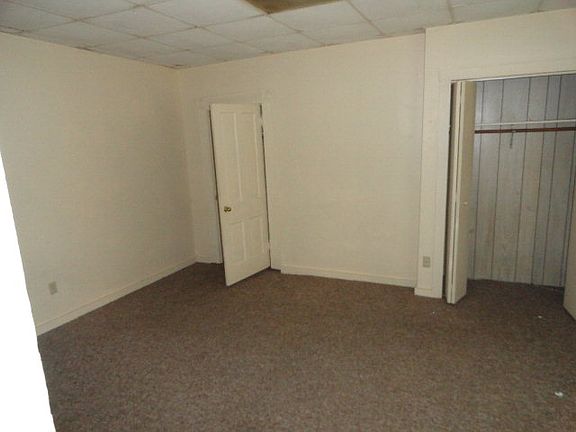 3rd image of 704 Bolivar St
