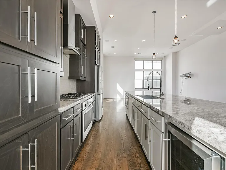 2824 Clay St — Photo 16