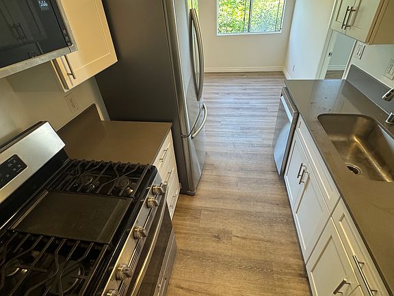 5th image of 3725 Glendon Ave APT 207
