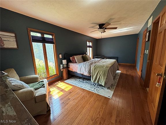 3rd image of 407 Knob Dr