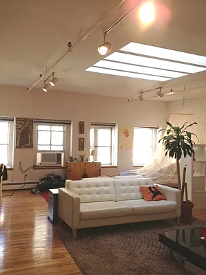Rented by The Loft Broker | media 7