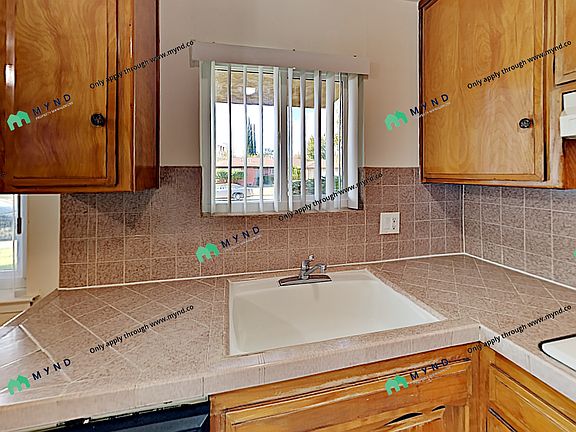 3rd image of 5981-5989 Lake Crest Way #3