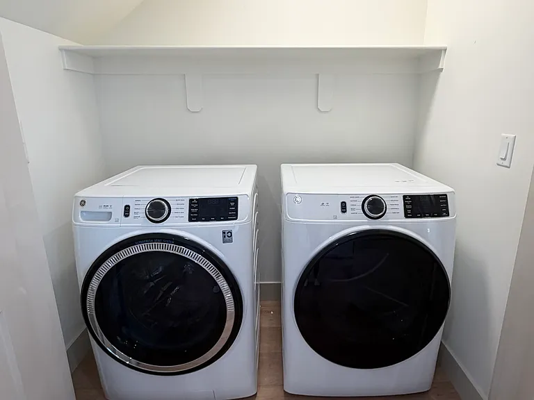 122 N Locust St #2 — Photo 7