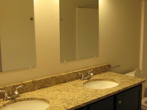 4th image of 312 W Clay St #7244290