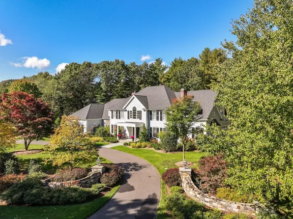 7 Longmeadow Dr, Westwood, MA 02090