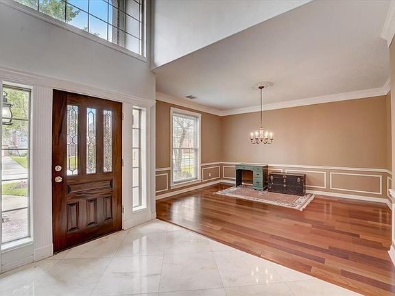 4th image of 919 Live Oak Lane