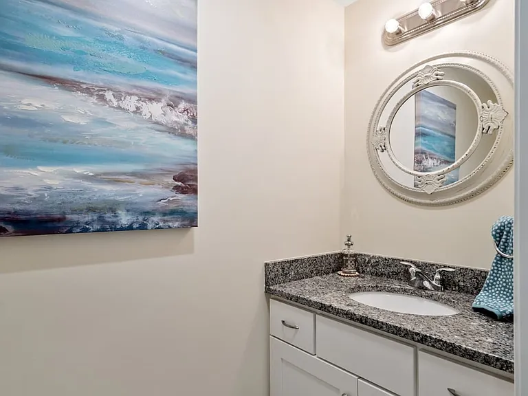 128 Ashworth Ave #204 — Photo 20