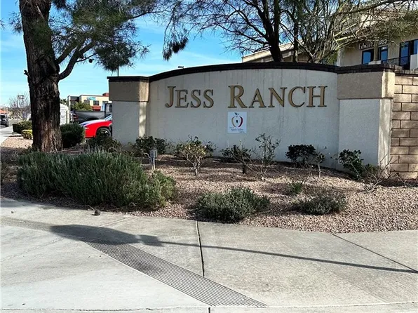 19269 Elm Dr, Apple Valley, CA 92308