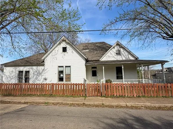 202 Jackson St, Doniphan, MO 63935