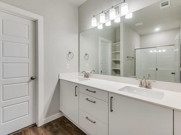 644 Blackland Dr — Photo 7