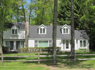 8055 S Lake Shore Dr, Harbor Springs, MI 49740