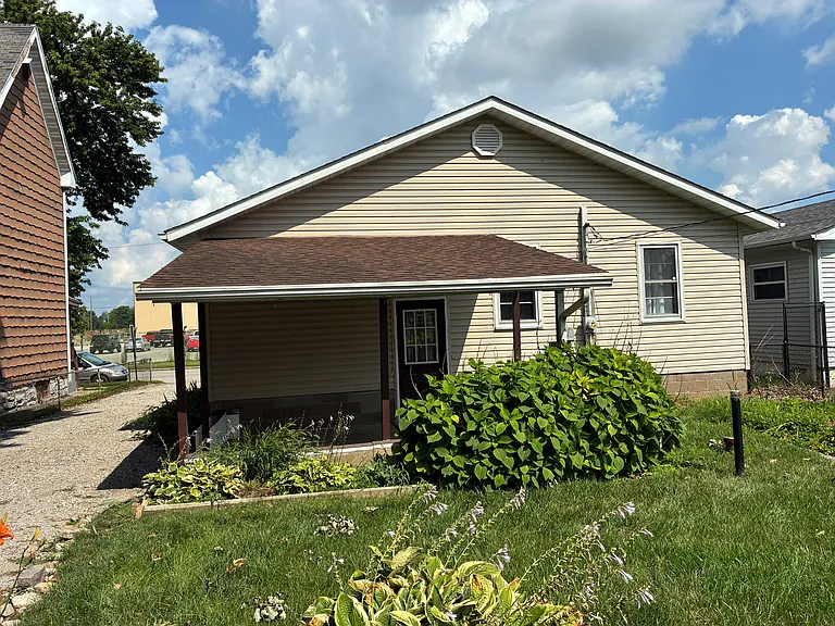2138 Adams St — Photo 2