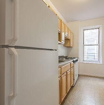 3rd image of 325 E 206th St APT 56