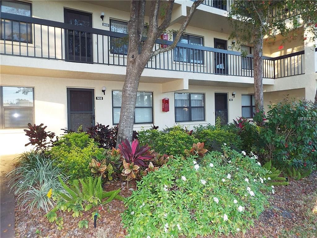 Desoto Square Villas For Sale THE SHOOT