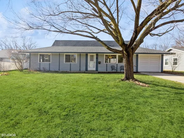 49 Circle Dr W, Montgomery, IL 60538