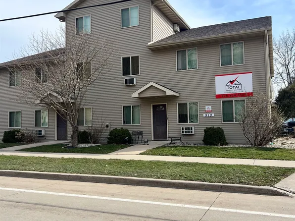 910 Elmwood Ave, Oshkosh, WI 54901