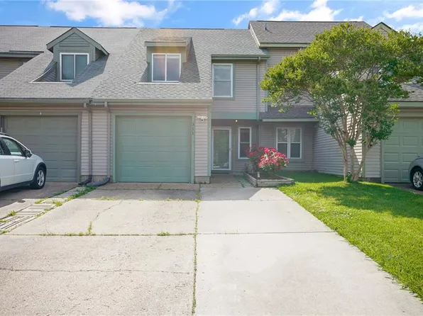 311 Woods Edge Ct, Virginia Beach, VA 23462