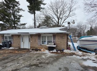 1103 River Road, Troy, NY 12182