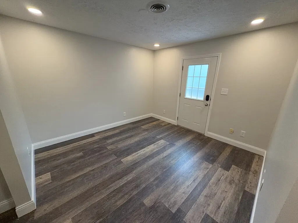 153 Holland Ave Unit A — Photo 3