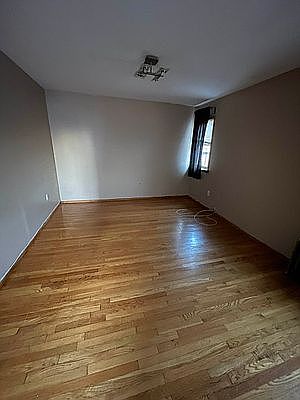 4th image of 190 Bay 28 St #2