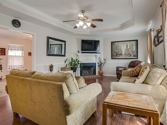 5th image of 1610 Moore Ct