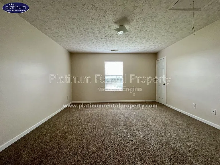 5687 Windfall Ln — Photo 9