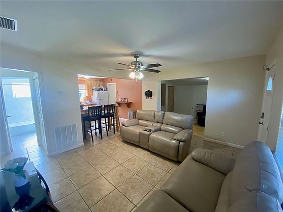 5th image of 1065 42nd Ave