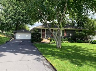 1435 Ford Rd, Minnetonka, MN 55305