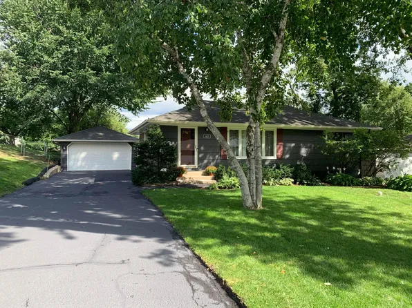 1435 Ford Rd, Minnetonka, MN 55305