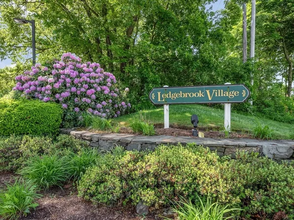369 Aiken Ave APT 17, Lowell, MA 01850