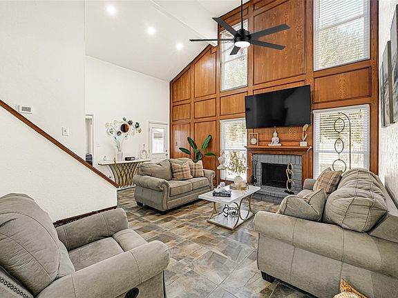 5th image of 8031 Summer Place Dr
