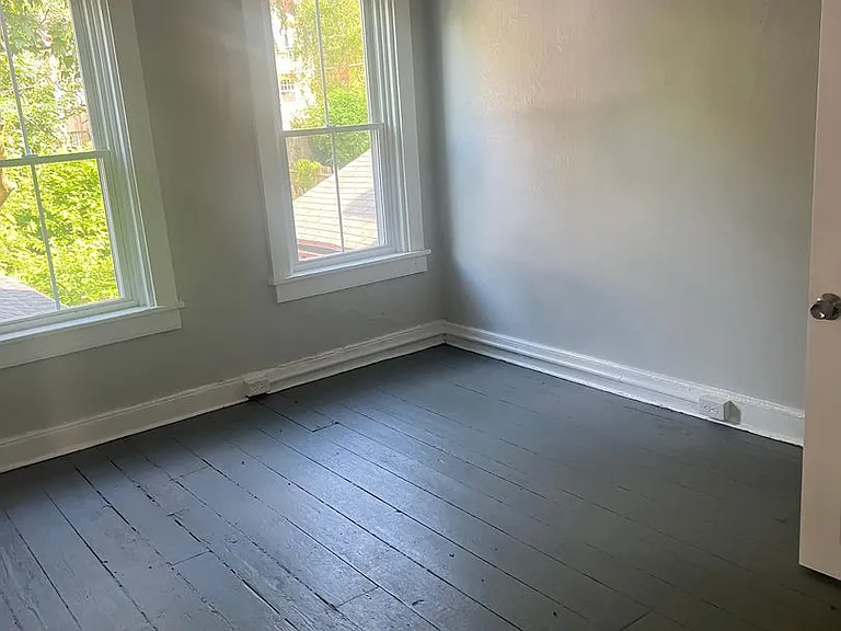418 1/2 Howard Ave — Photo 5