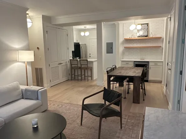 3539 N Lakewood Ave #2, Chicago, IL 60657