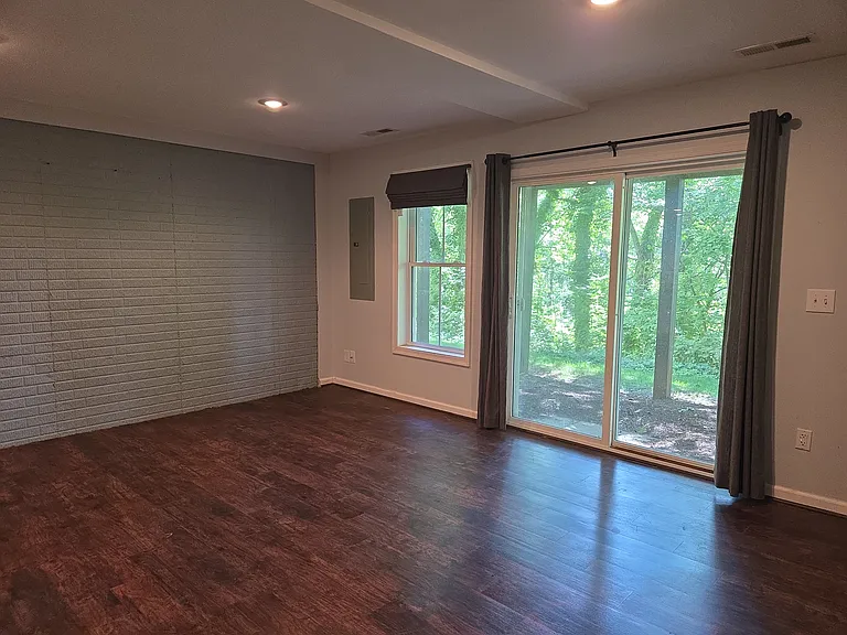 113 Melbourne Park Cir #C — Photo 19