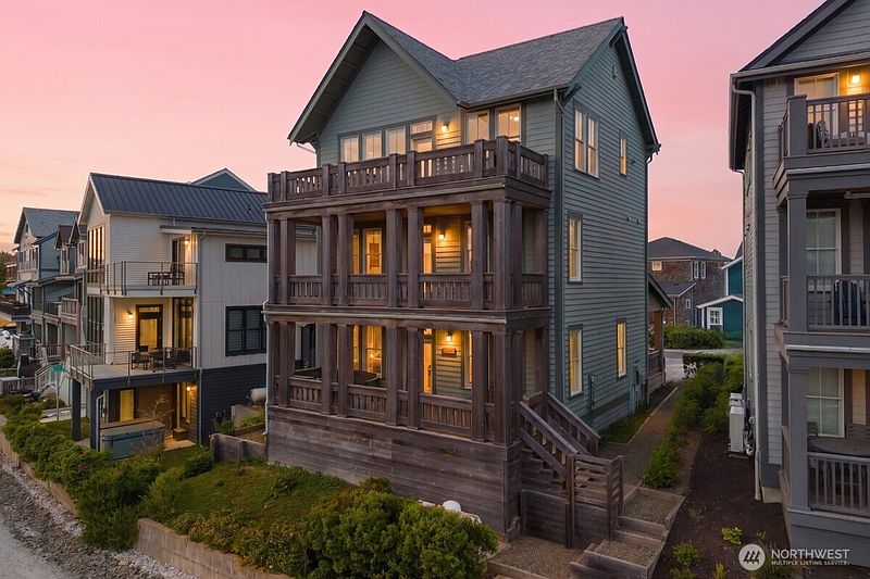 2nd image of 32 Ocean Tide Lane