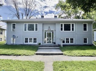 208 16th St S, Moorhead, MN 56560