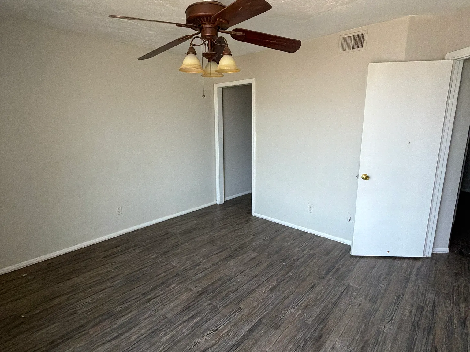 3 bed, 1216 sqft, $1,500 — Photo 2