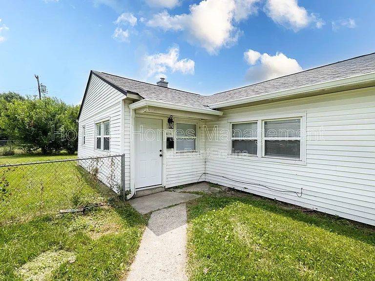 6119 Nimitz Dr — Photo 2