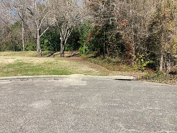 4th image of 2400 Mary Lou Ln